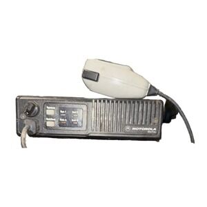Motorola MaxTrac 800 Radio D45MQA5GB3AK Untested W/ Microphone‎